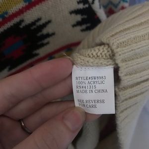 Roommates Sweaters - Roommates Sweater Roommates Sweaters - Roommates Sweater